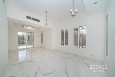 Townhouse in Springs 14, The Springs, Dubai 3 bedrooms, 209 sq.m. № 122597 - photo 2