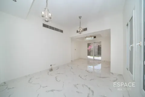 Townhouse in Springs 14, The Springs, Dubai 3 bedrooms, 209 sq.m. № 122597 - photo 3