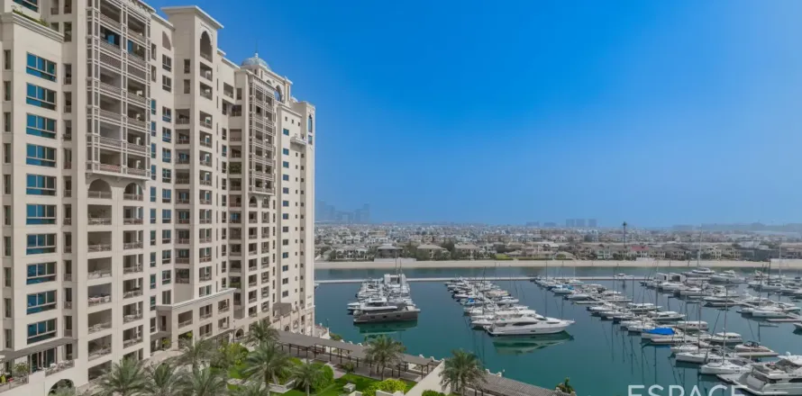 Apartment in Palm Jumeirah, Dubai 2 bedrooms, 174 sq.m. № 122598