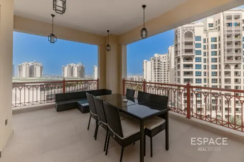 Apartment in Palm Jumeirah, Dubai 2 bedrooms, 174 sq.m. № 122598 - photo 15
