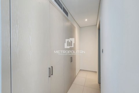 Снять в аренду виллу в The Park Villas, DAMAC Hills (Akoya by DAMAC), Дубай: 3 спальни, 253м², № 73869 - фото 16