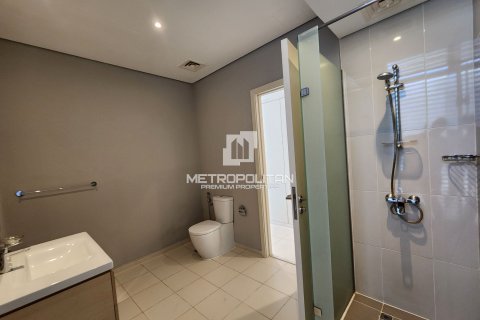 Снять в аренду виллу в The Park Villas, DAMAC Hills (Akoya by DAMAC), Дубай: 3 спальни, 253м², № 73869 - фото 15