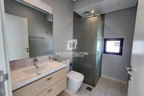 Снять в аренду виллу в DAMAC Hills (Akoya by DAMAC), Дубай: 3 спальни, 276м², № 73871 - фото 17