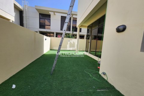 Снять в аренду виллу в DAMAC Hills (Akoya by DAMAC), Дубай: 3 спальни, 276м², № 73871 - фото 19