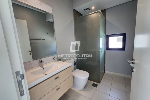 Снять в аренду виллу в DAMAC Hills (Akoya by DAMAC), Дубай: 3 спальни, 276м², № 73871 - фото 21