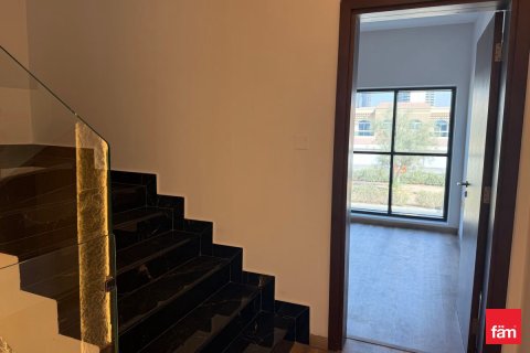 Villa en Dubai, 4 dormitorios, 155.1 m², № 60494 - foto 5