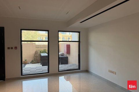 Villa en Dubai, 4 dormitorios, 155.1 m², № 60494 - foto 1