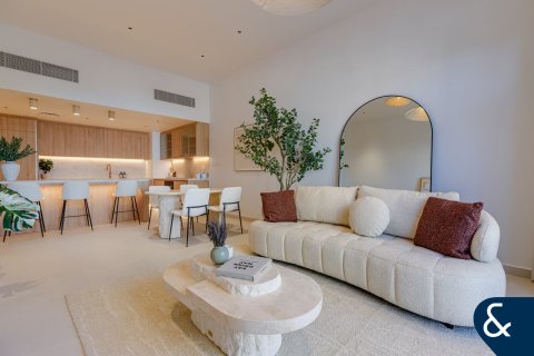 Apartment in Motor City, Dubai 2 bedrooms, 133 sq.m. № 78983 - photo 1