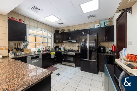 Villa en Victory Heights, Dubai Sports City, Dubai, 3 dormitorios, 293 m², № 78986 - foto 6