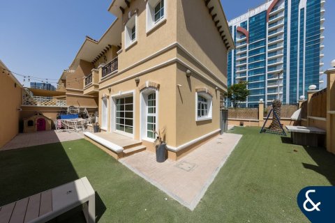 Villa en Victory Heights, Dubai Sports City, Dubai, 3 dormitorios, 293 m², № 78986 - foto 15
