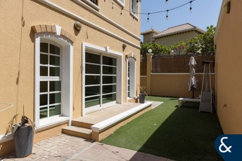 Villa en Victory Heights, Dubai Sports City, Dubai, 3 dormitorios, 293 m², № 78986 - foto 14