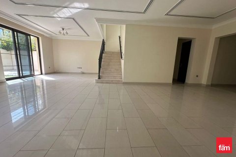 Villa in Dubai 4 bedrooms, 432 sq.m. № 96486 - photo 3