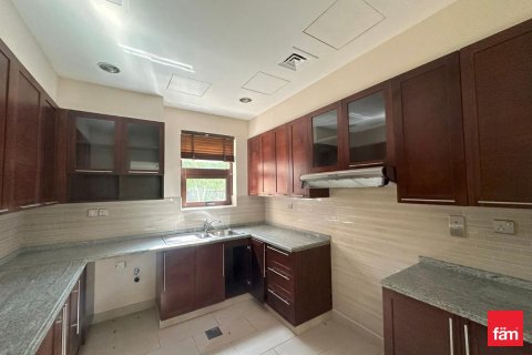 Villa in Dubai 4 bedrooms, 432 sq.m. № 96486 - photo 6