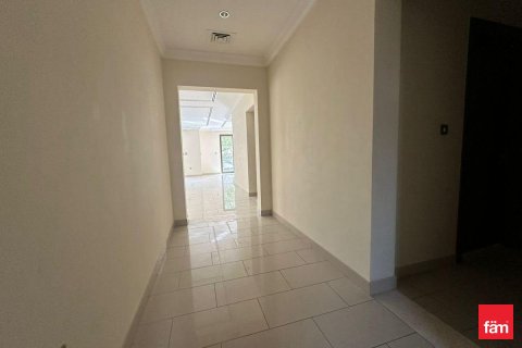 Villa in Dubai 4 bedrooms, 432 sq.m. № 96486 - photo 8