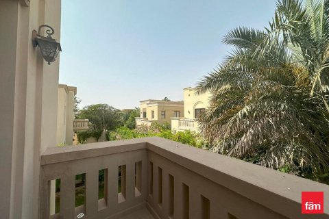 Villa in Dubai 4 bedrooms, 432 sq.m. № 96486 - photo 5
