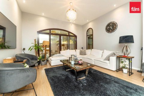 Adosado en Dubai, 4 dormitorios, 312.2 m², № 67543 - foto 4