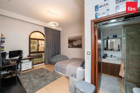 Adosado en Dubai, 4 dormitorios, 312.2 m², № 67543 - foto 5