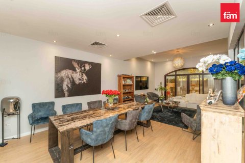 Adosado en Dubai, 4 dormitorios, 312.2 m², № 67543 - foto 2