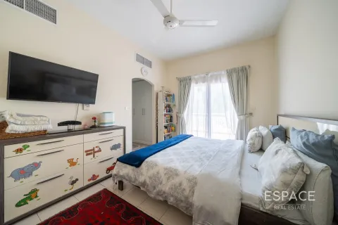 Villa in Meadows, Dubai 4 bedrooms, 337 sq.m. № 61823 - photo 12