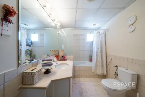 Villa in Meadows, Dubai 4 bedrooms, 337 sq.m. № 61823 - photo 13