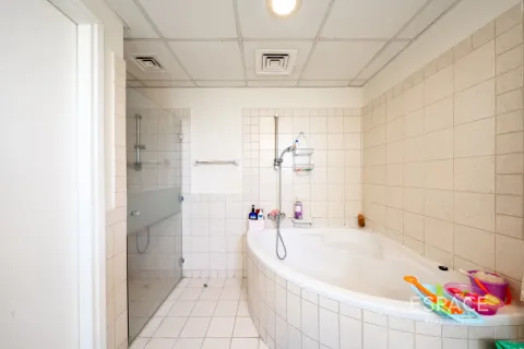 Villa in Meadows, Dubai 4 bedrooms, 337 sq.m. № 61823 - photo 8