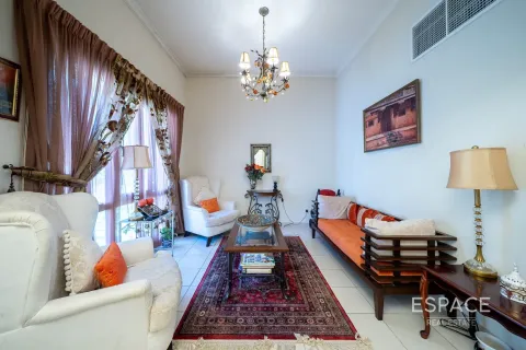 Villa in Meadows, Dubai 4 bedrooms, 337 sq.m. № 61823 - photo 17