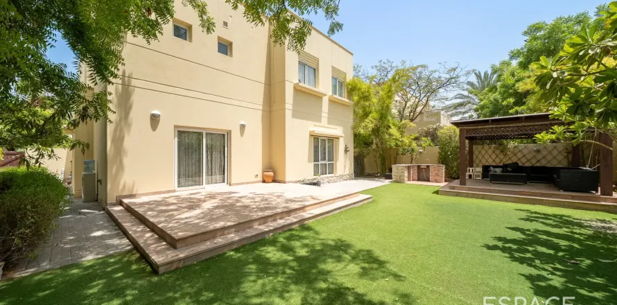 Villa in Meadows, Dubai 4 bedrooms, 337 sq.m. № 61823