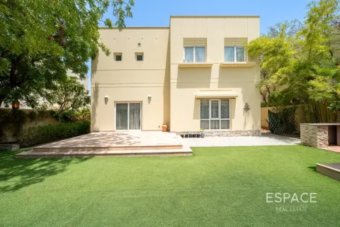 Villa in Meadows, Dubai 4 bedrooms, 337 sq.m. № 61823 - photo 18