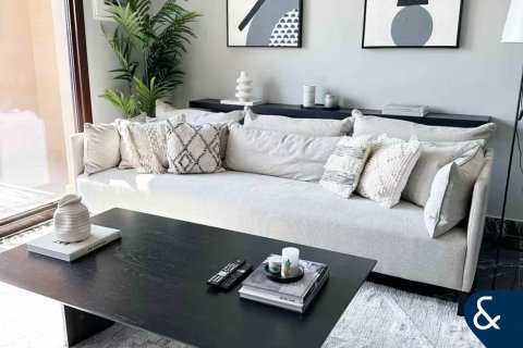 Apartment in Al Andalus, Jumeirah Golf Estates, Dubai 1 bedroom, 84 sq.m. № 98704 - photo 2