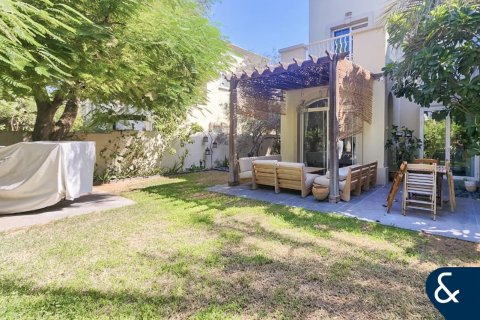 Снять в аренду виллу в Springs 15, The Springs, Дубай: 3 спальни, 167м², № 98705 - фото 2