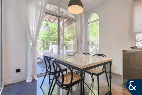 Снять в аренду виллу в Springs 15, The Springs, Дубай: 3 спальни, 167м², № 98705 - фото 7