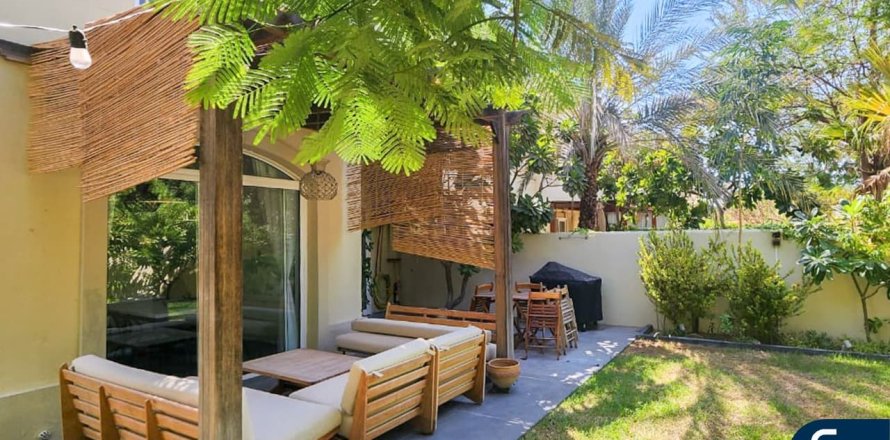 Вилла в Springs 15, The Springs, Дубай, 3 спальни, 167м², № 98705