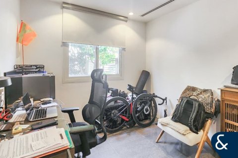 Снять в аренду виллу в Springs 15, The Springs, Дубай: 3 спальни, 167м², № 98705 - фото 13