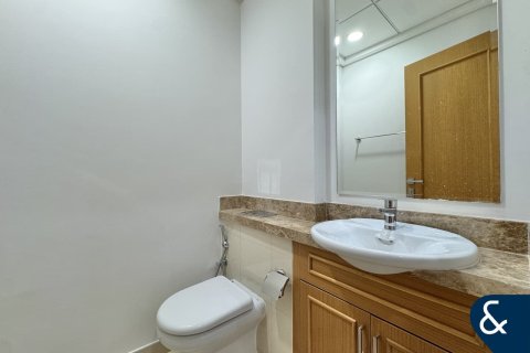 Снять в аренду виллу в Dubai Land, Дубай: 3 спальни, 169м², № 98701 - фото 8