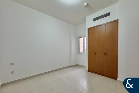 Снять в аренду виллу в Dubai Land, Дубай: 3 спальни, 169м², № 98701 - фото 13