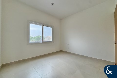 Снять в аренду виллу в Dubai Land, Дубай: 3 спальни, 169м², № 98701 - фото 14