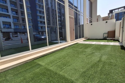 Townhouse in Dubai Land, Dubai 3 bedrooms, 106 sq.m. № 112762 - photo 14