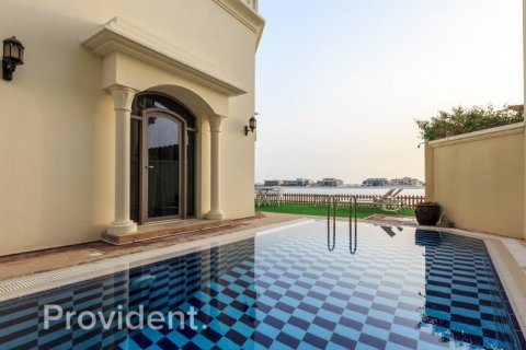 Villa en Palm Jumeirah, Dubai, 4 dormitorios, № 3258 - foto 1