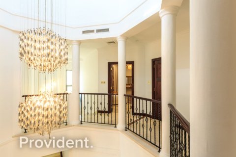 Villa en Palm Jumeirah, Dubai, 4 dormitorios, № 3258 - foto 2