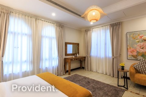 Villa en Palm Jumeirah, Dubai, 4 dormitorios, № 3258 - foto 13