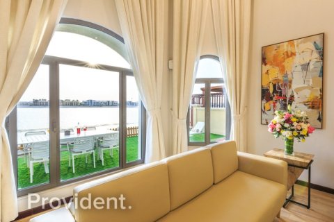 Villa en Palm Jumeirah, Dubai, 4 dormitorios, № 3258 - foto 16