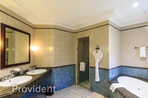 Villa en Palm Jumeirah, Dubai, 4 dormitorios, № 3258 - foto 9
