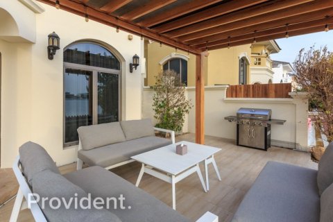 Villa en Palm Jumeirah, Dubai, 4 dormitorios, № 3258 - foto 18