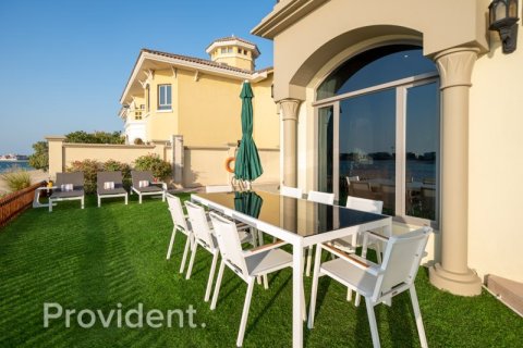 Villa en Palm Jumeirah, Dubai, 4 dormitorios, № 3257 - foto 21