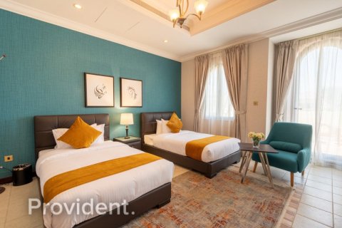 Villa en Palm Jumeirah, Dubai, 4 dormitorios, № 3257 - foto 5