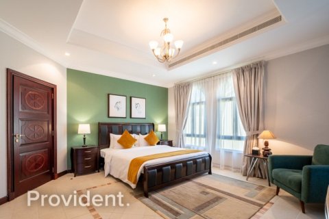 Villa en Palm Jumeirah, Dubai, 4 dormitorios, № 3257 - foto 1