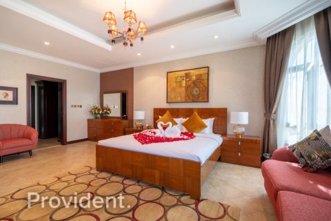Villa en Palm Jumeirah, Dubai, 4 dormitorios, № 3257 - foto 17