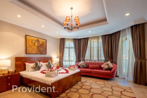 Villa en Palm Jumeirah, Dubai, 4 dormitorios, № 3257 - foto 19
