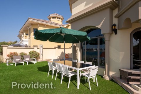 Villa en Palm Jumeirah, Dubai, 4 dormitorios, № 3257 - foto 6