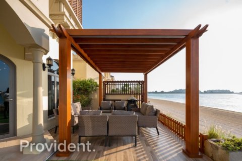 Villa en Palm Jumeirah, Dubai, 4 dormitorios, № 3257 - foto 4